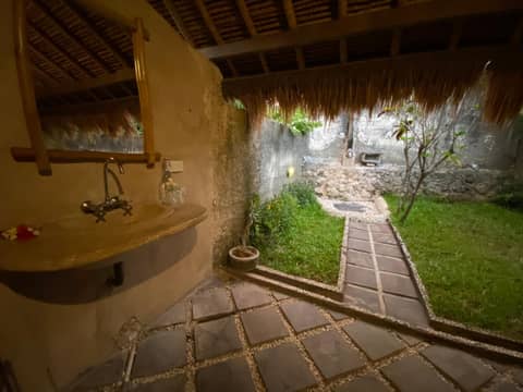 Flower Bud Bungalow Balangan — photo 9