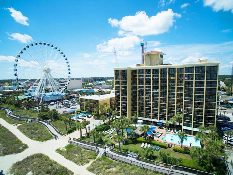 Holiday Pavilion Resort on the Boardwalk — building