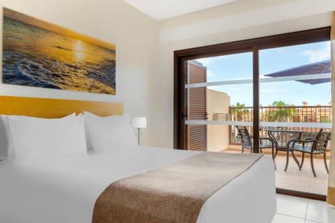 Hilton Vacation Club Royal Sunset Beach Club Tenerife — hotel room