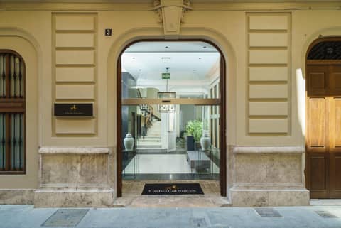 The Valentia Cabillers — recepcion & lobby