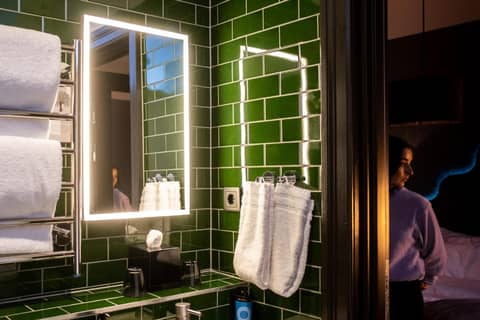 NOFO Hotel, WorldHotels Crafted — bathroom