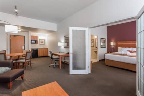 Wingate by Wyndham Calgary South — photo 2