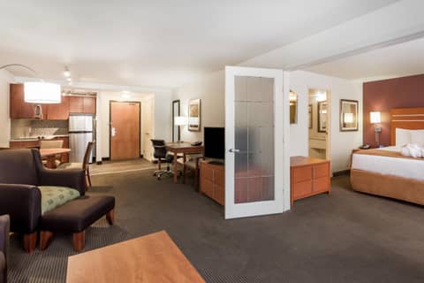 Wingate by Wyndham Calgary South — photo 7