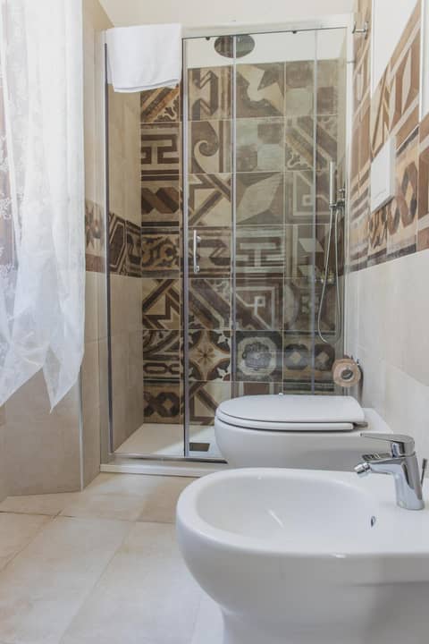 La Residenza di Michelangelo — bathroom
