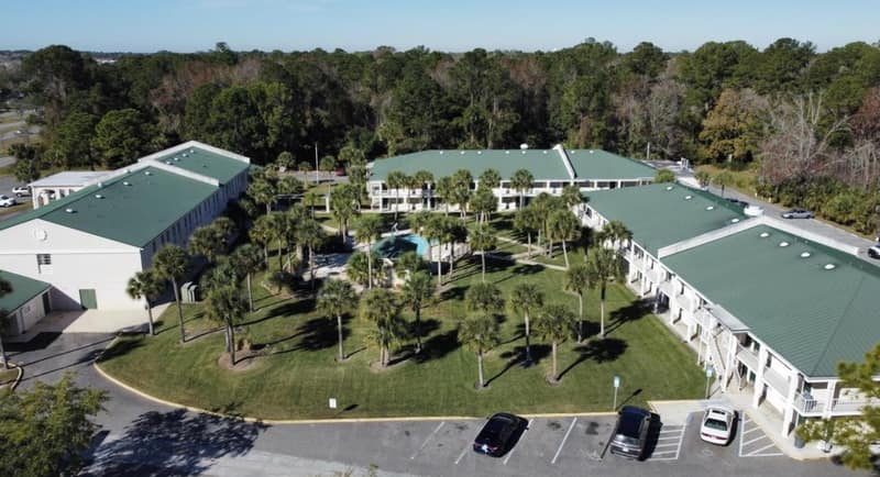 B&B HOTEL Jacksonville Airport - Newly Renovated! — building