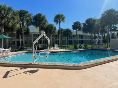 B&B HOTEL Jacksonville Airport - Newly Renovated! — photo 7