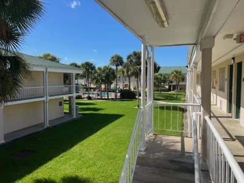 B&B HOTEL Jacksonville Airport - Newly Renovated! — photo 8