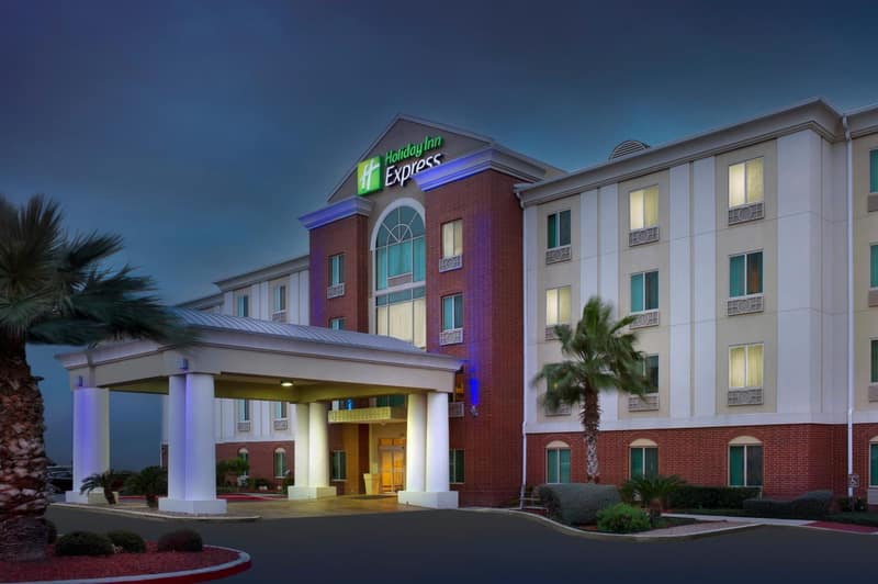 Holiday Inn Express & Suites San Antonio West Sea World Area by IHG — building