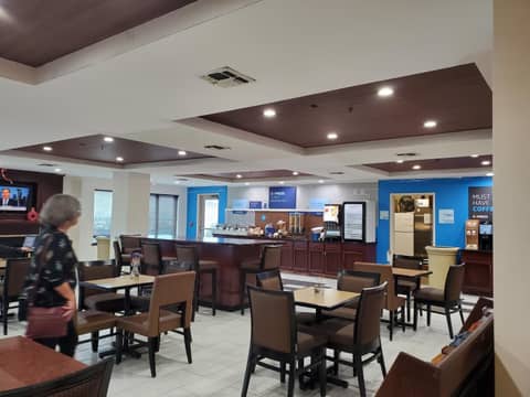 Holiday Inn Express & Suites San Antonio West Sea World Area by IHG — photo 9