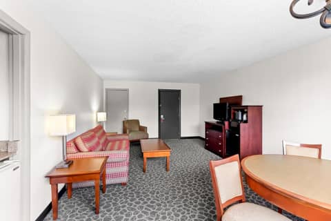 Red Lion Hotel Portland Airport — photo 2