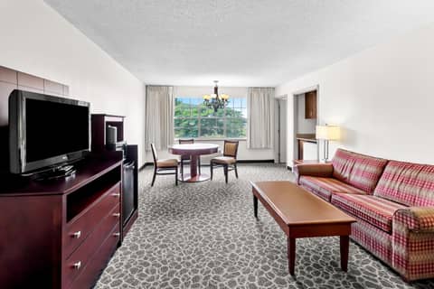 Red Lion Hotel Portland Airport — photo 4