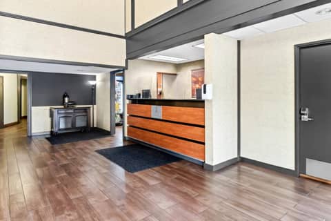 Red Lion Hotel Portland Airport — photo 5