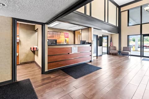 Red Lion Hotel Portland Airport — photo 8
