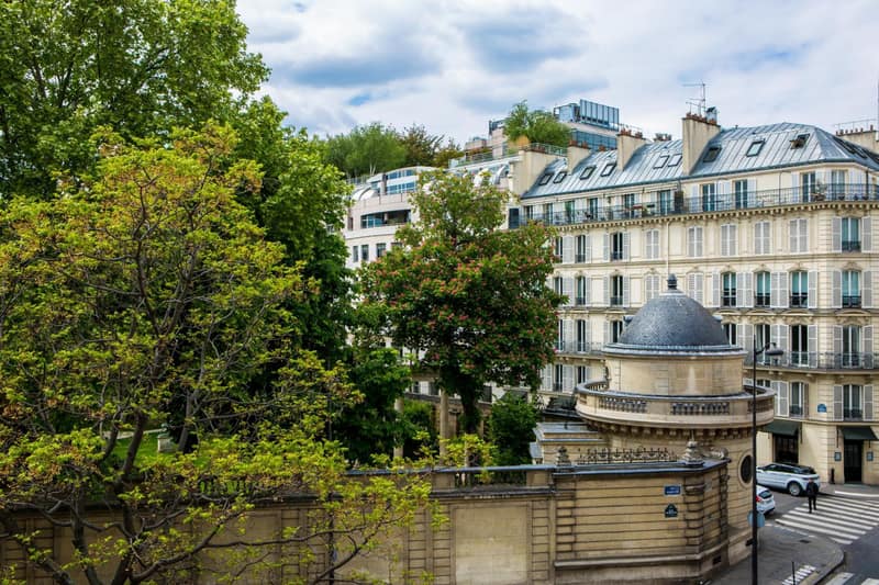 Royal Garden Champs-Élysées — building
