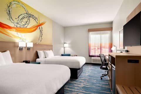 La Quinta Inn & Suites by Wyndham San Antonio Seaworld LAFB — photo 5
