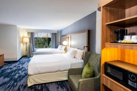 Fairfield Inn & Suites by Marriott St Louis Chesterfield — hotel room