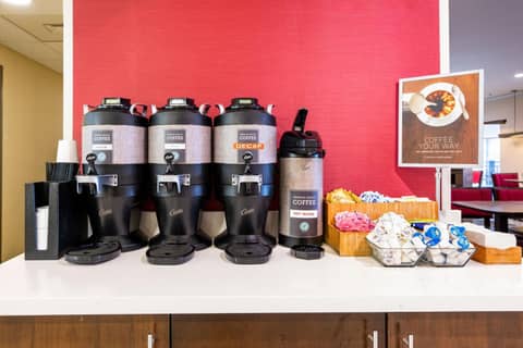 Fairfield Inn & Suites by Marriott St Louis Chesterfield — dining