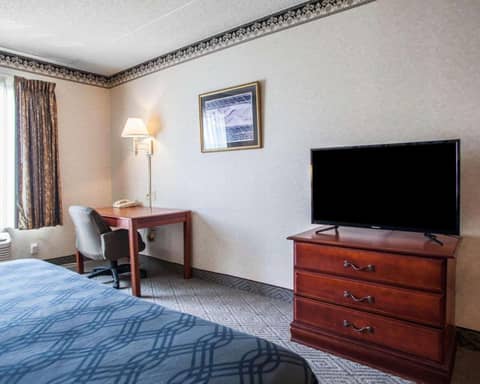 Rodeway Inn & Suites Milwaukee Airport — photo 7