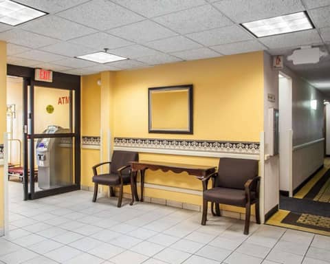 Rodeway Inn & Suites Milwaukee Airport — photo 9