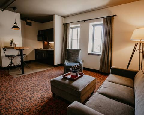 Brewhouse Inn and Suites — photo 7