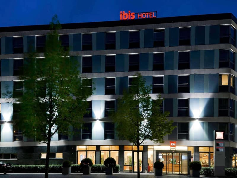 ibis Köln Messe — building