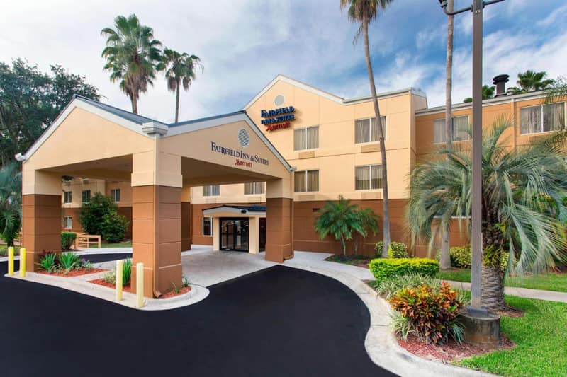 Fairfield Inn and Suites by Marriott Tampa Brandon — building