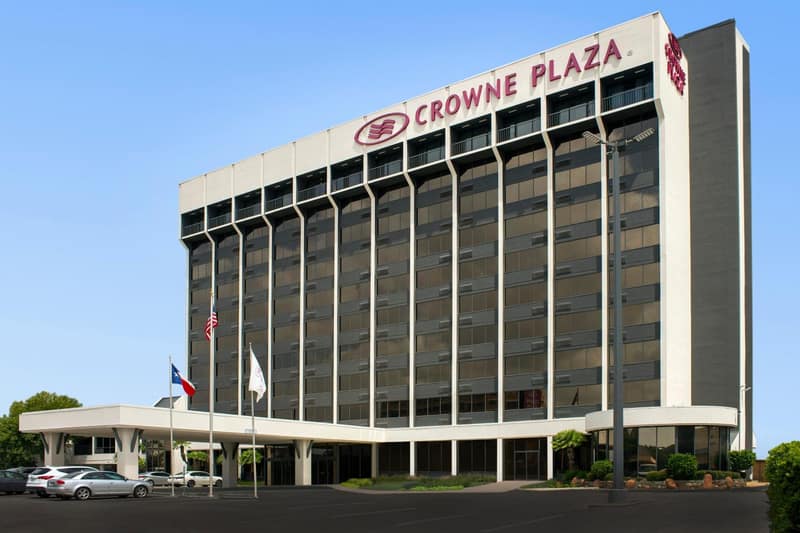 Crowne Plaza San Antonio Airport by IHG — building