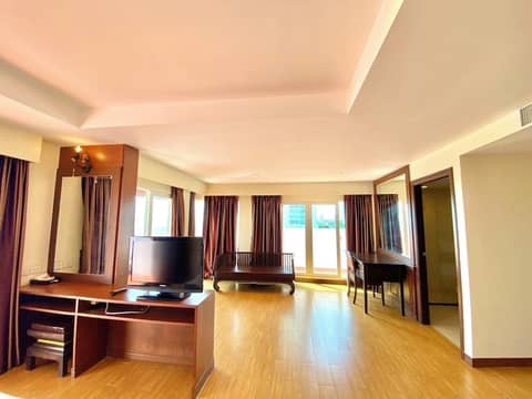 Royal Heritage Pavillion — hotel room