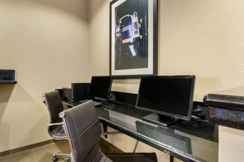 Comfort Inn & Suites Kansas City - Northeast — photo 7