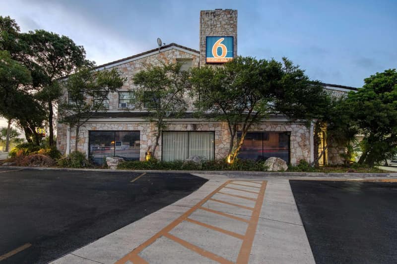 Motel 6-San Antonio, TX - Northwest Medical Center — building