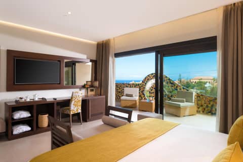 GF Victoria — hotel room