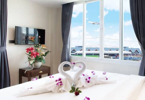 David Residence — hotel room
