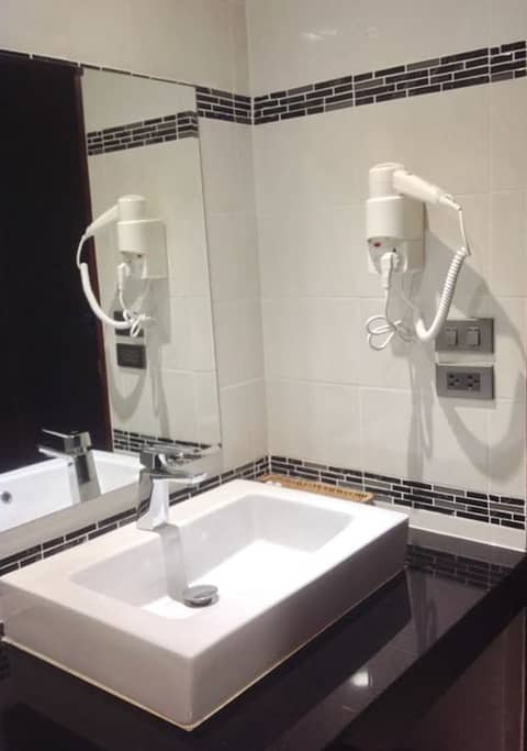 David Residence — bathroom