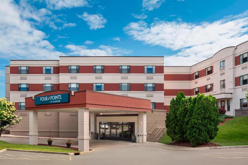 Royle Hotel Milwaukee Airport — building