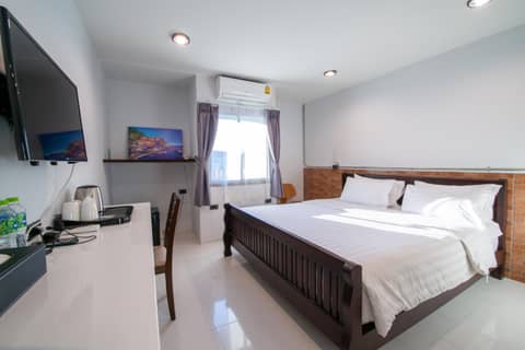 WE Terminal Hotel — bedroom