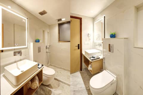 Hotel Namaste Hindustan Just a Minute Away From New Delhi Railway Station and Connaught place — bathroom