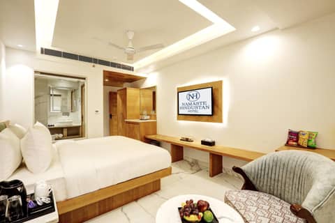 Hotel Namaste Hindustan Just a Minute Away From New Delhi Railway Station and Connaught place — hotel room