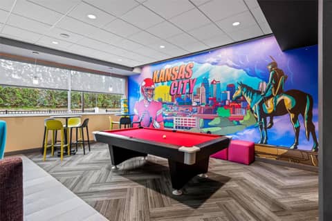 Tru By Hilton Kansas City Airport — photo 8