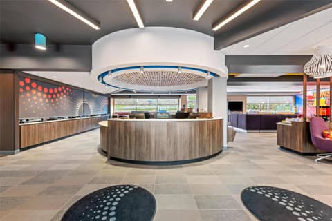 Tru By Hilton Kansas City Airport — photo 9