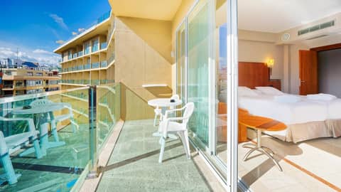 Bull Reina Isabel & Spa — balance & terrace