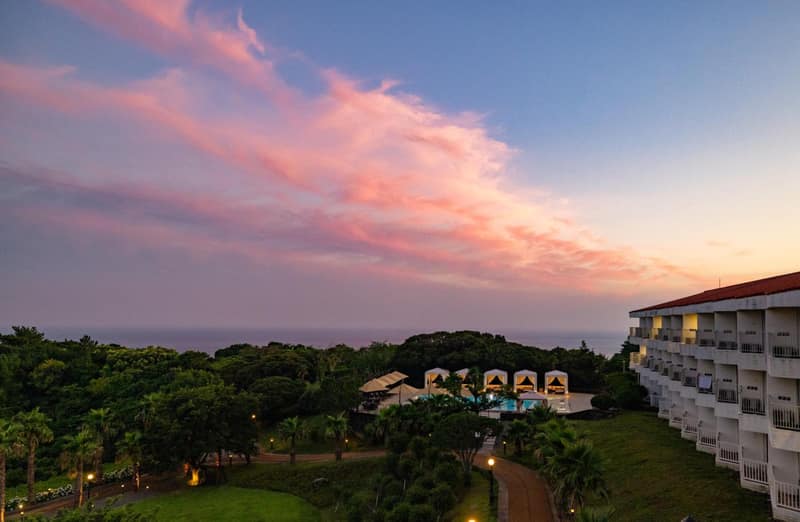 Kensington Resort Jeju Jungmun — building