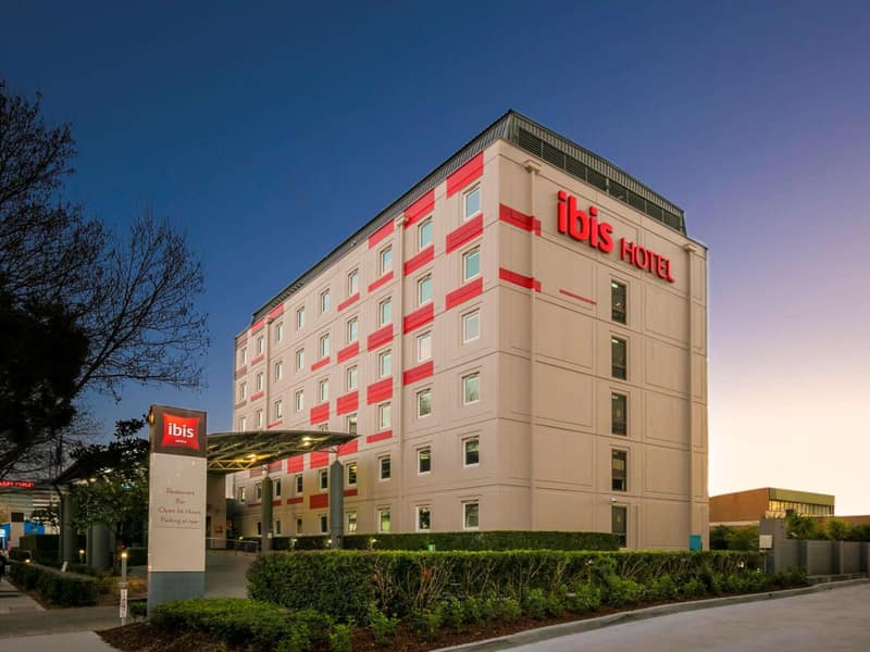 ibis Sydney Airport — building