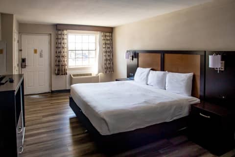 Baymont by Wyndham Austin University Area — photo 4