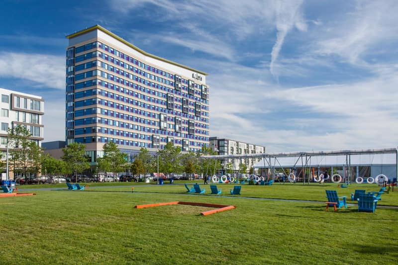 Aloft by Marriott Boston Seaport District — building