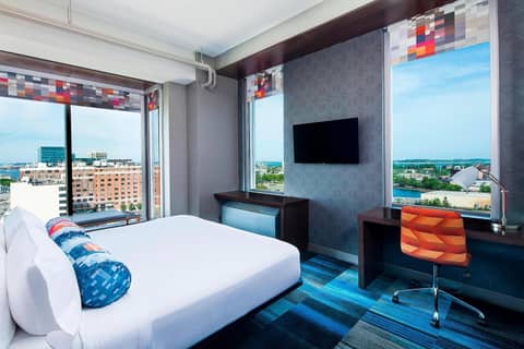 Aloft by Marriott Boston Seaport District — photo 6