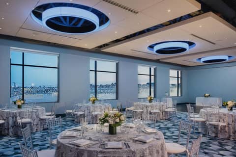 Aloft by Marriott Boston Seaport District — photo 9