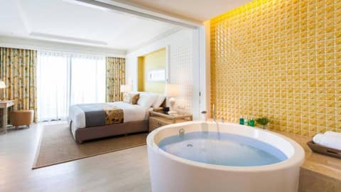 Amari Hua Hin — hotel room