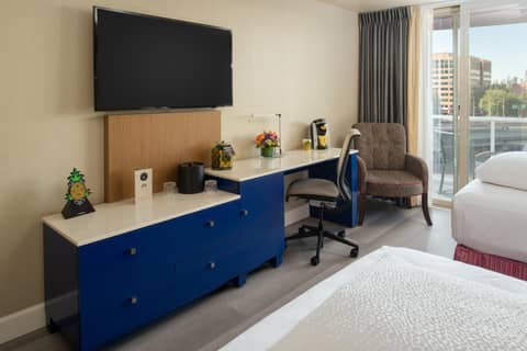 Staypineapple, Hotel Rose, Downtown Portland — photo 4