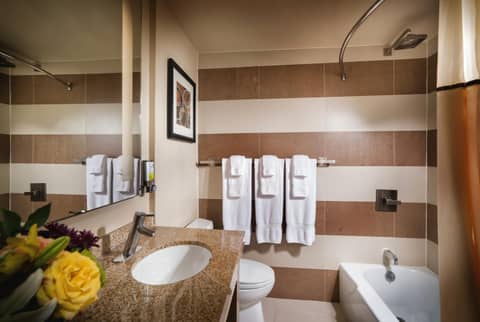 Staypineapple, Hotel Rose, Downtown Portland — photo 9