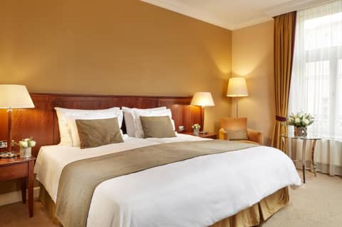 Corinthia Budapest — bedroom